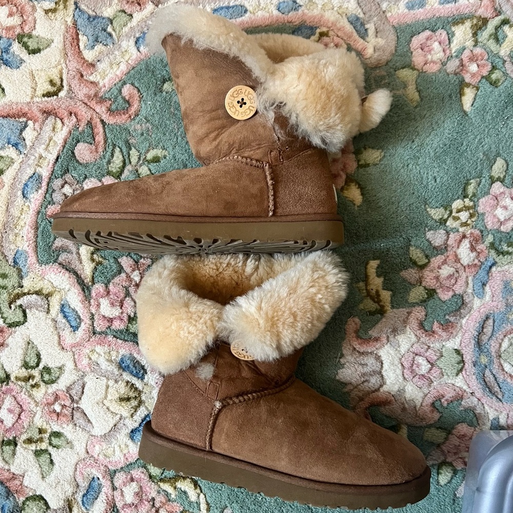 UGG Brown Winter Boots with Cream Fur